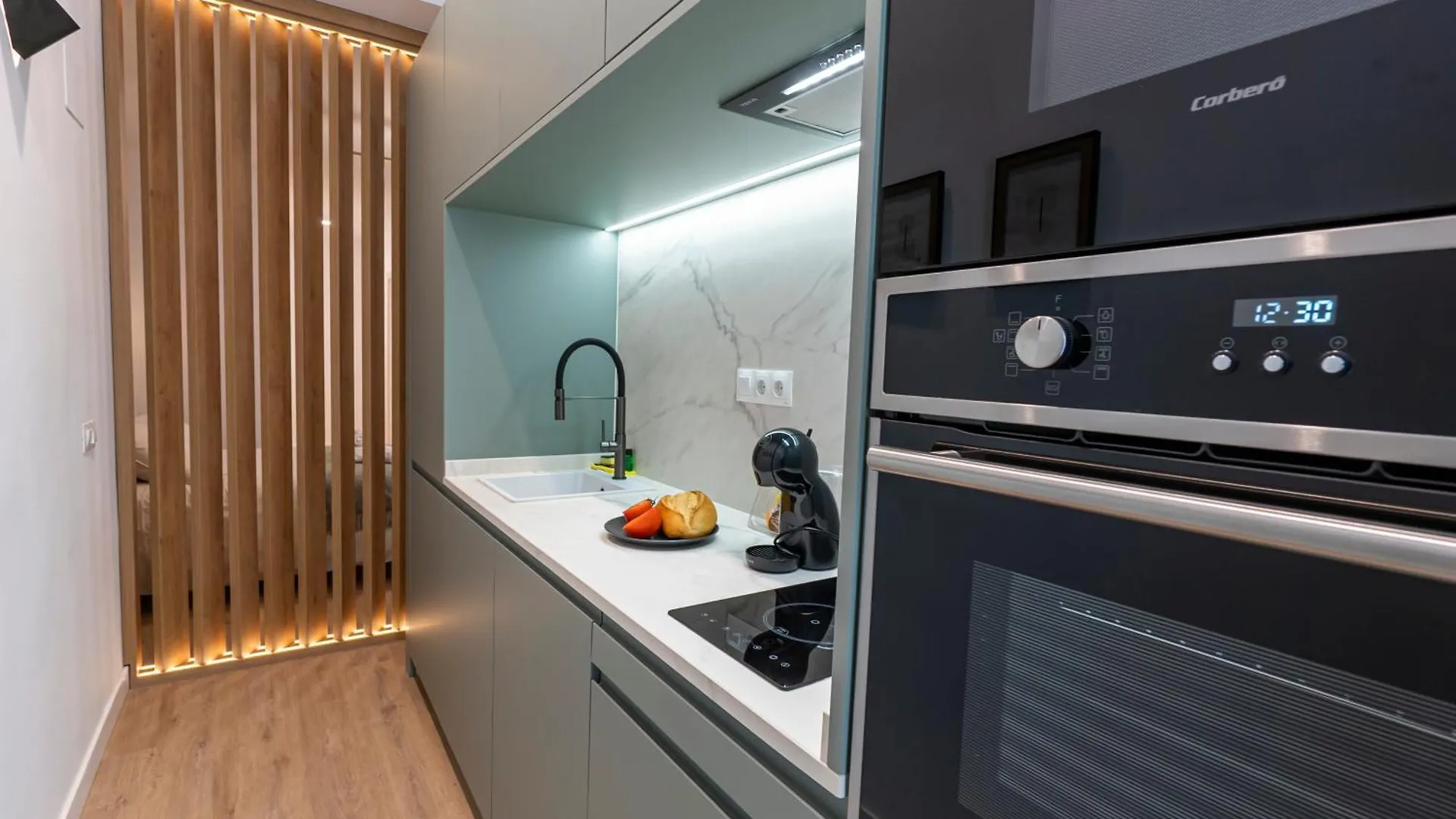 Lezo Cuatro Apartment Malaga Spain