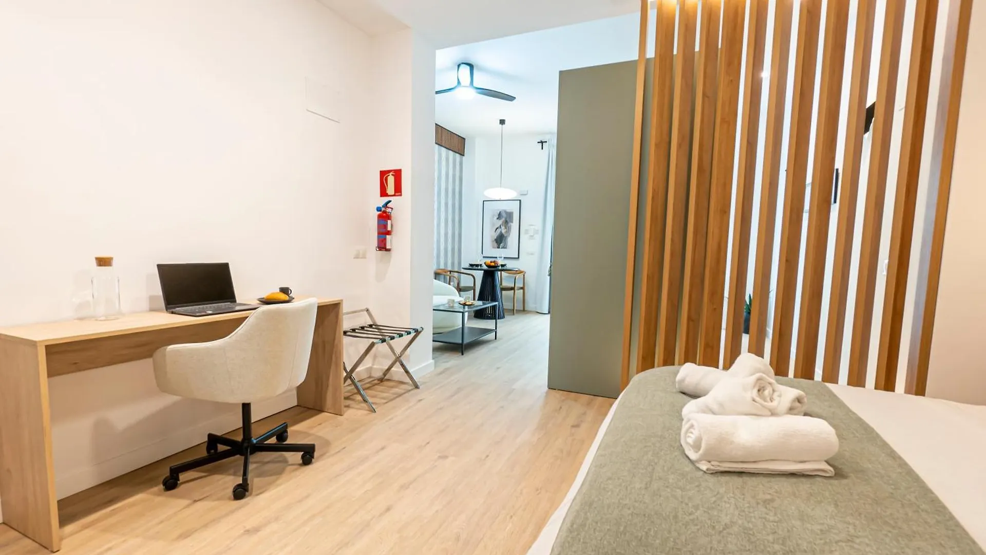 Lezo Cuatro Apartment Malaga