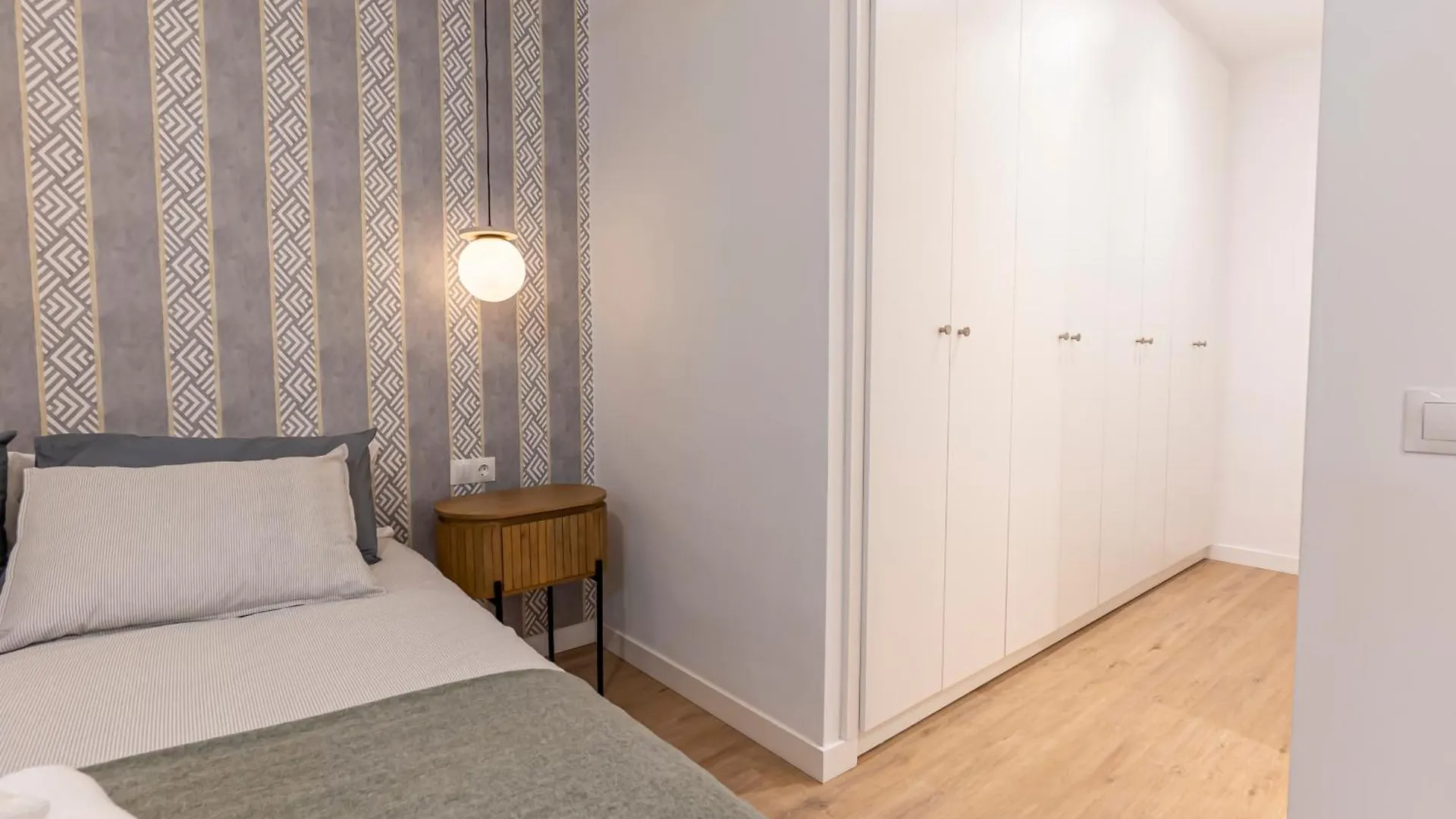 Lezo Cuatro Apartment Malaga